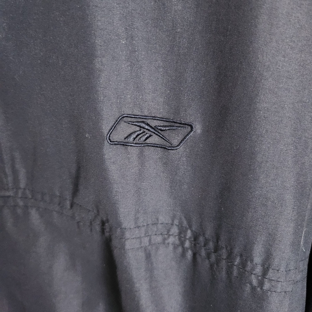 Reebok XL pullover - Picture 2 of 4